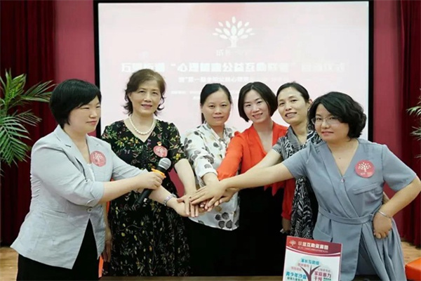 华尔街升级美国经济衰退警告!连续下调美股目标位
